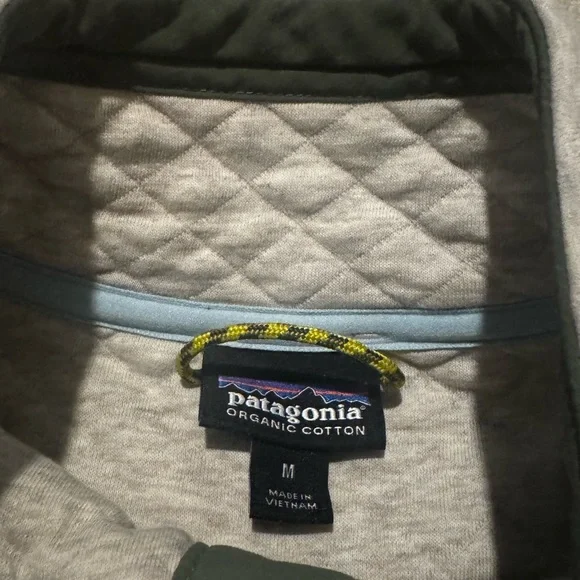 Patagonia Cream and Green Women's Sweater - Picture 3 of 9